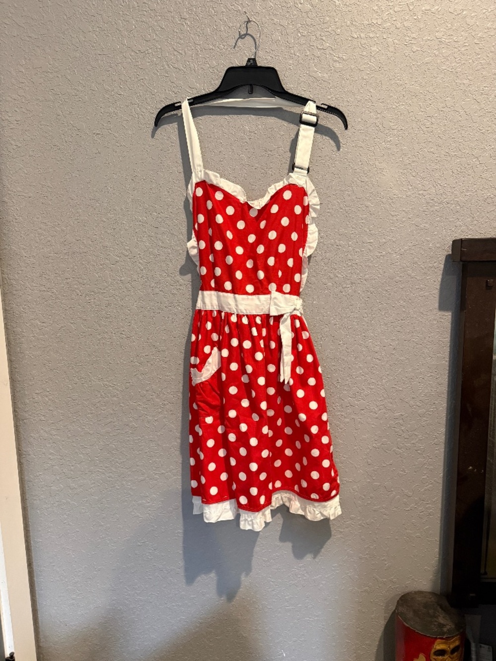 Minnie MOUSE Red Polka Dot Apron with Ruffle